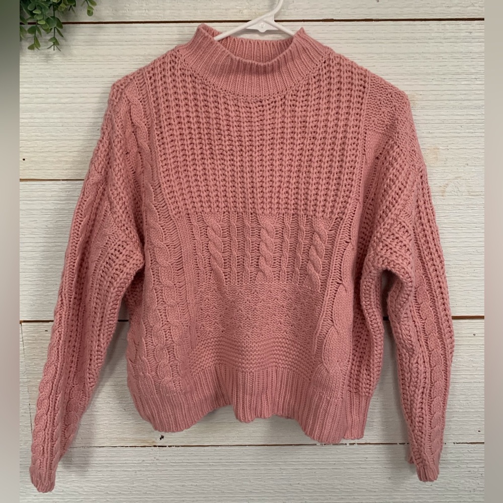 Woman’s Crew Neck Cable Knit Sweater by Time and Tru.  Size M (8-10) Color-Pink